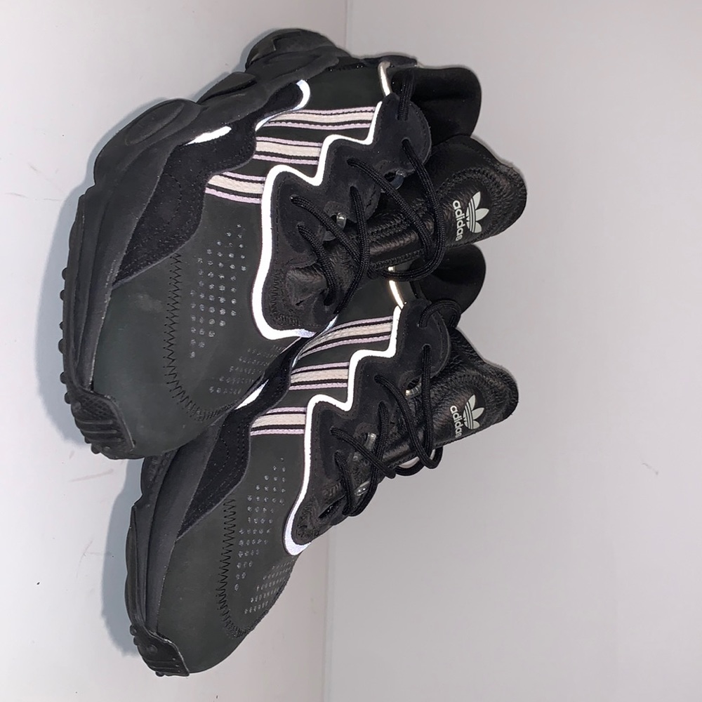 Woman’s Adidas Osweego Sneaker